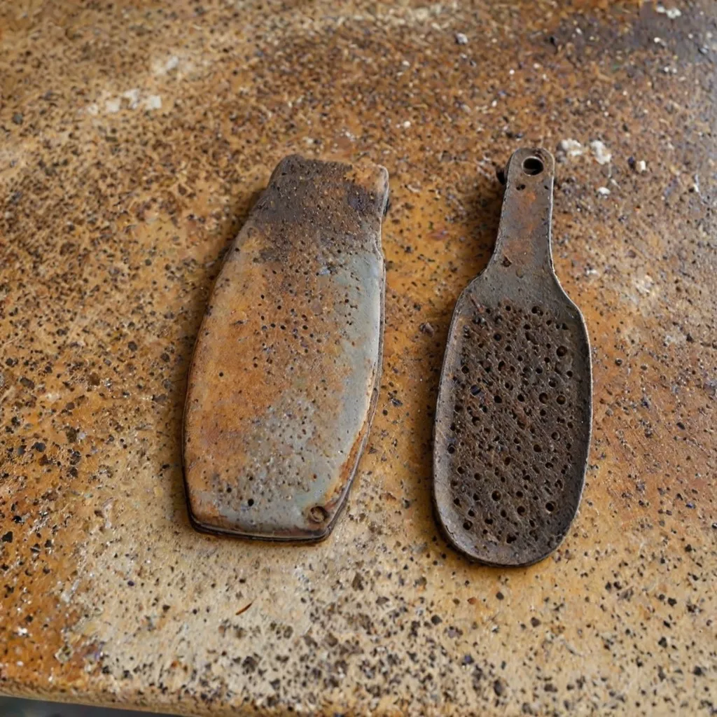 Czym wyczyścić przypalone żelazko? Najlepsze domowe sposoby