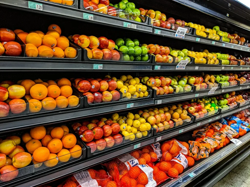 Od pomysłu do pierwszego klienta – jak krok po kroku otworzyć market spożywczy?